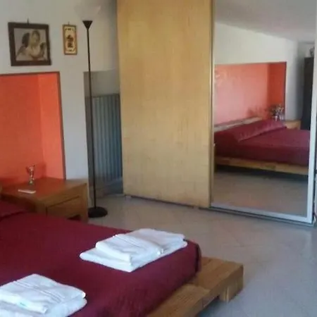 1,5km From Beach-private Floor W/bathroom Palumbo