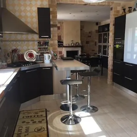 홈스테이 1,5km From Beach-private Floor W/bathroom Palumbo